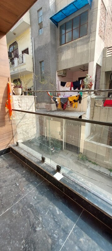 Balcony in 2 BHK Builder Floor at Paschim Vihar – for Rent