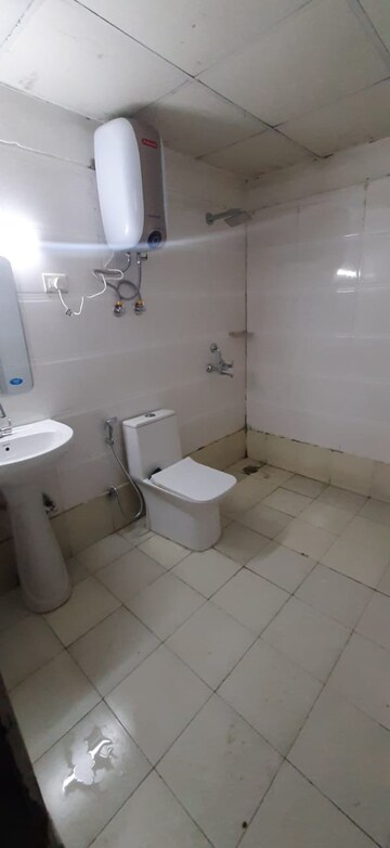 Bathroom in 3 BHK Apartment at Dreamland The Willows, Sain Vihar – for Rent