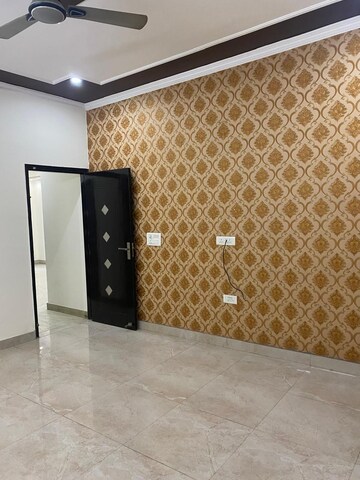 Room in 2 BHK Builder Floor at Sector 47 – for Rent