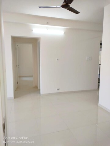 Room in 3 BHK Apartment at Godrej Hillside, Mahalunge – for Rent