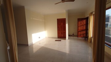 Room in 2 BHK Builder Floor at Infinite Luxury, South City 2 – for Rent