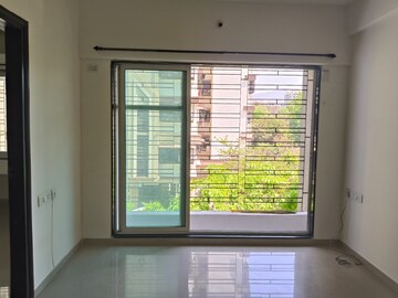 Room in 1 BHK Apartment at Spring Grove Uno Society, Kandivali East – for Rent