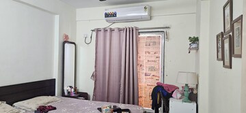 Bedroom in 2 BHK Apartment at Makarba – for Rent