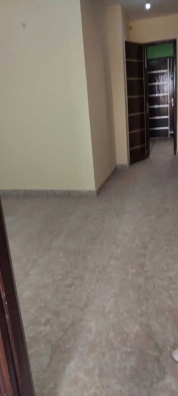 Room in 2 BHK Builder Floor at Paschim Vihar – for Rent