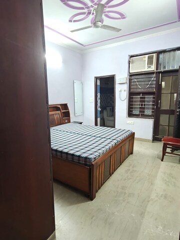 1 RK Builder Floor For Rent in Sector 38