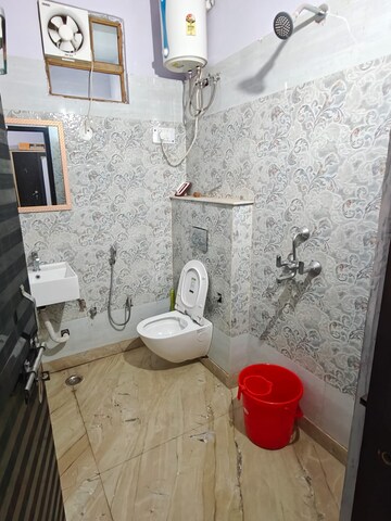 Bathroom in 1 RK Builder Floor at Sector 38 – for Rent
