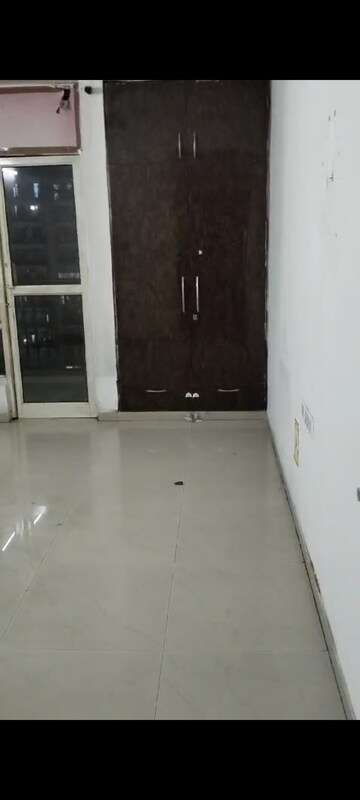 Room in 3 BHK Apartment at Kingswood Court, Sain Vihar – for Rent