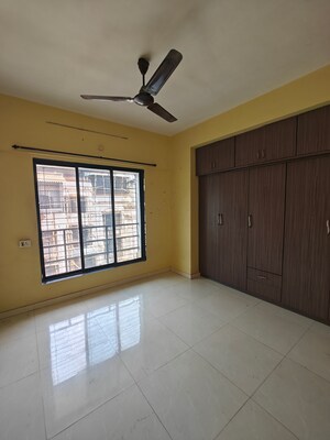 Room in 2 BHK Apartment at Seawoods – for Sale