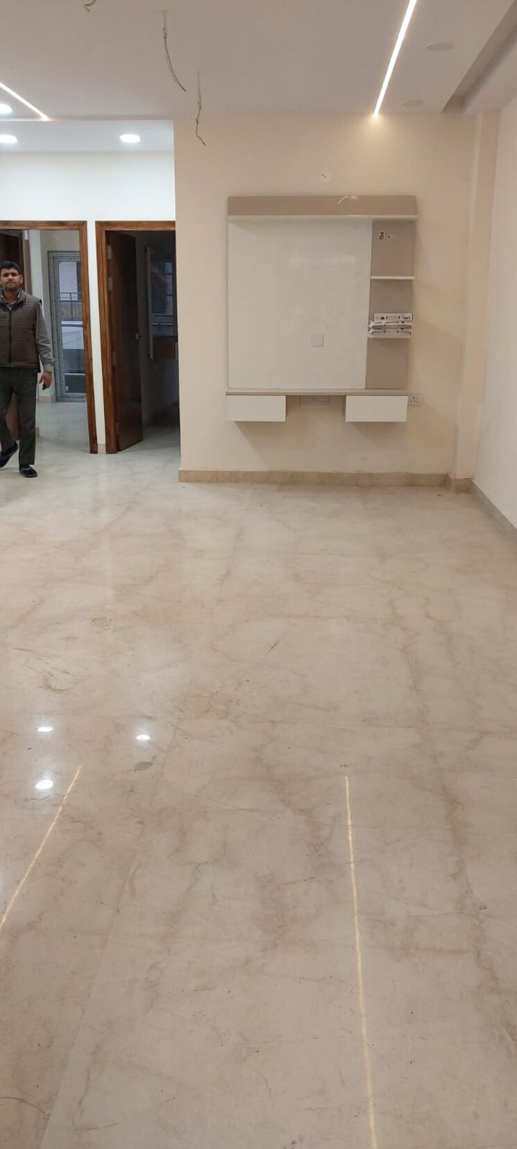 Living Room, paschim vihar 3 Bedroom 1350 Sq.Ft. Builder Floor In Paschim Vihar Delhi 8376720