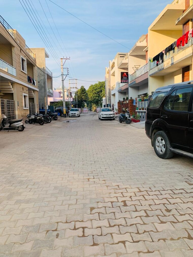  Parking, sector 127 3 Bedroom 1500 Sq.Ft. Independent House In Sector 127 Mohali 8376740
