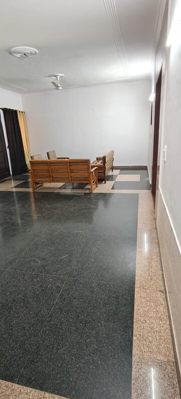 Balcony in 3 BHK Builder Floor at Sector 46 – for Rent