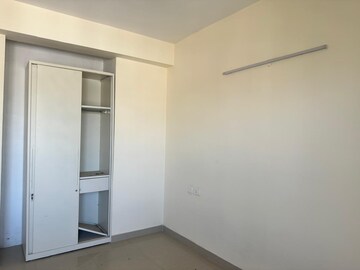 Room in 3 BHK Builder Floor at Sector 110 – for Rent