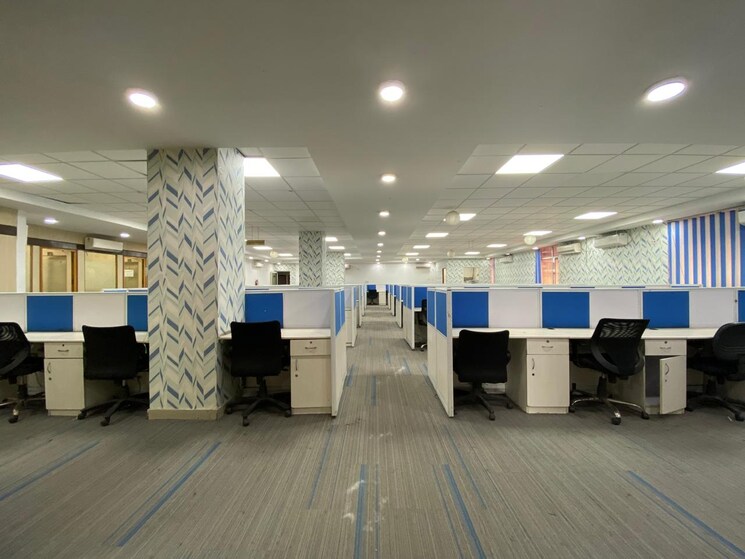  Parking, sector 63 Commercial Office Space 5500 Sq.Ft. In Sector 63 Noida 8376766