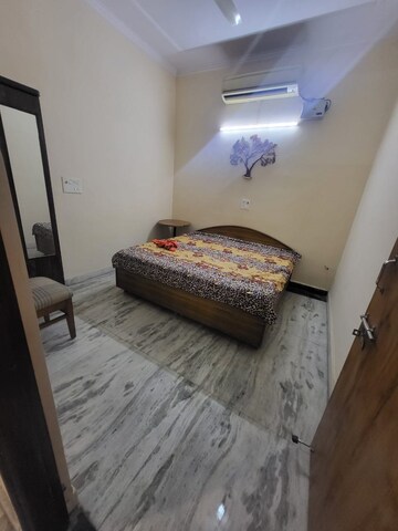 Bedroom in 3 BHK Builder Floor at Sector 47 – for Rent