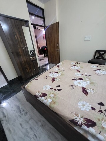 Bedroom in 3 BHK Builder Floor at Sector 47 – for Rent