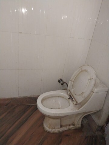 Bathroom in 1 BHK Apartment at Paschim Vihar – for Rent