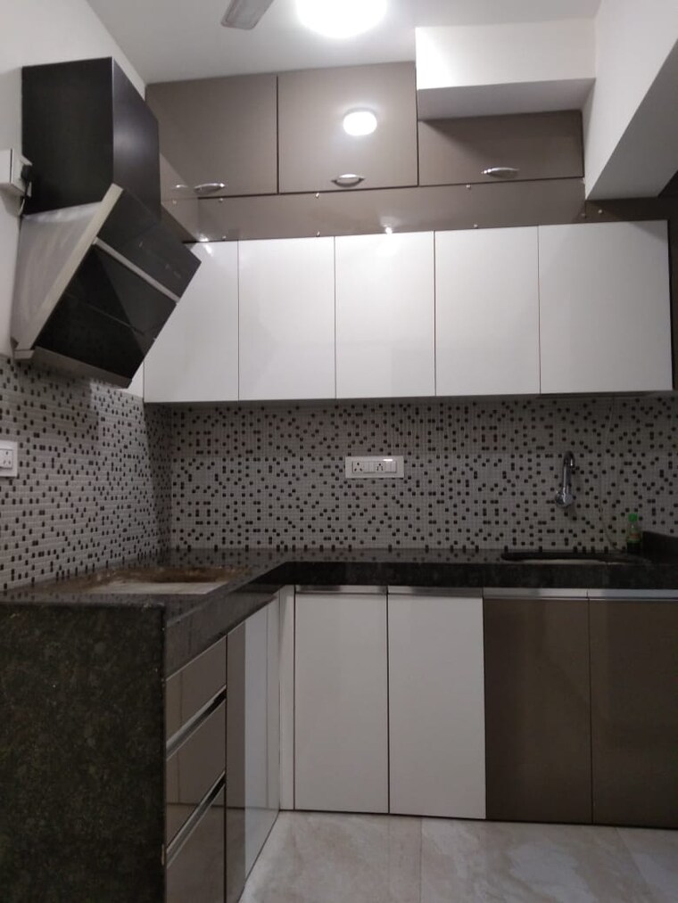 Kitchen, dn nagar 2 Bedroom 585 Sq.Ft. Apartment In Dn Nagar Mumbai 8376870