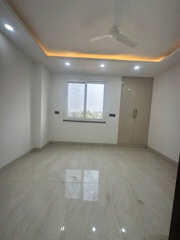 Room in 2 BHK Builder Floor at Saket – for Rent