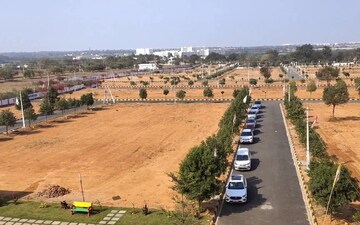 Plot For Sale in Sector 76