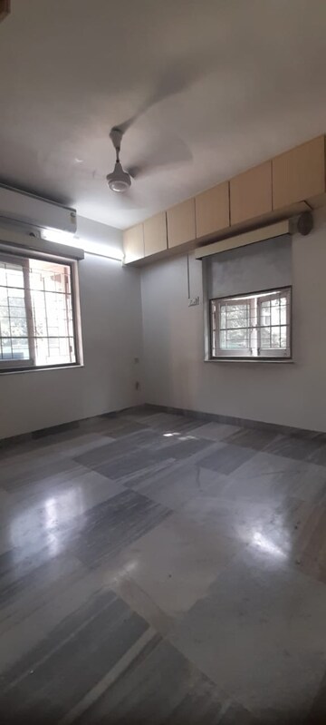 Room in 2 BHK Apartment at Sheth Irene, Malad West – for Rent