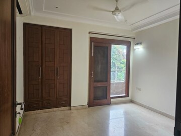 Room in 3 BHK Apartment at Kalkaji – for Rent