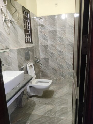 Bathroom in 1 RK Builder Floor at Sector 46 – for Rent
