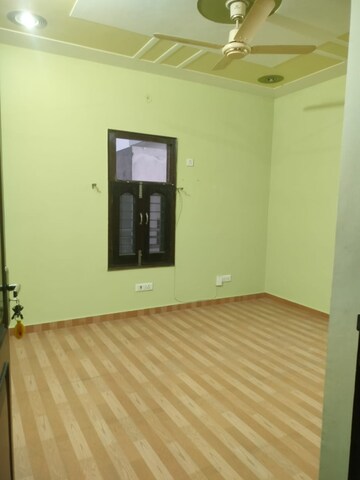Room in 1 RK Builder Floor at Sector 46 – for Rent