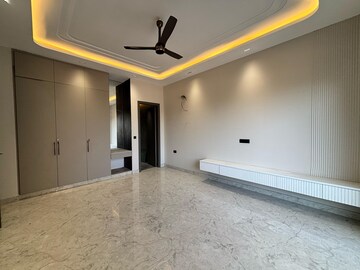 Room in 4 BHK Builder Floor at Sector 41 – for Sale