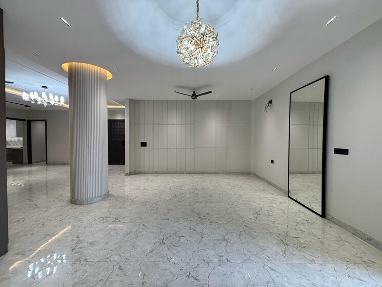 Room, sector 41 4 Bedroom 450 Sq.Yd. Builder Floor In Sector 41 Faridabad 8377111