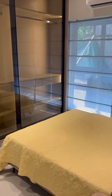 Room in 1.5 BHK Apartment at Dadar West – for Sale