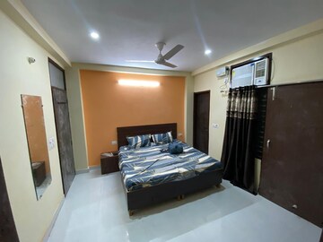 1 RK Builder Floor For Rent in Sector 40