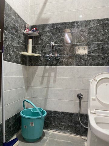 Bathroom in 1 RK Builder Floor at Sector 40 – for Rent