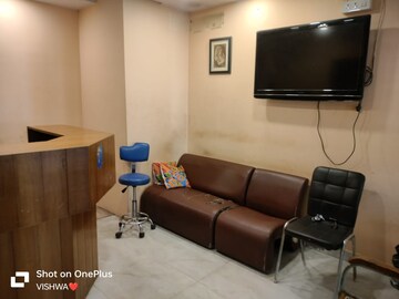  Co-working Space – Exterior View View at HM Cambridge Square, Cambridge Layout - for Sale
