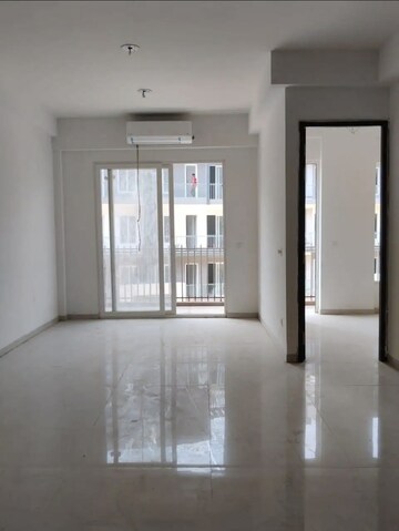Room in 3.5 BHK Builder Floor at Smart World Orchard, Sector 61 – for Sale