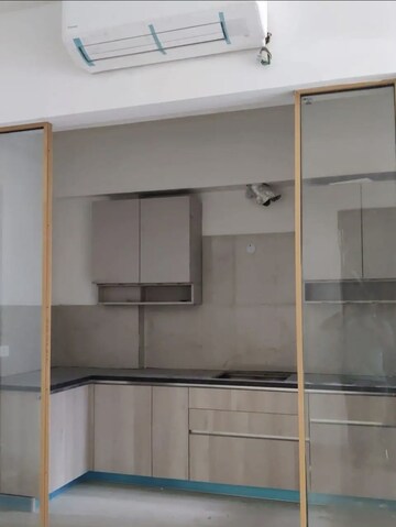 Bathroom in 3.5 BHK Builder Floor at Smart World Orchard, Sector 61 – for Sale