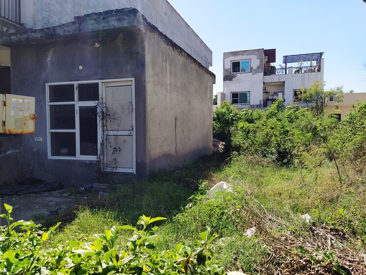 undefined, dlf-hyde-park  350 Sq.Yd. Plot In South Mullanpur Chandigarh 8377316