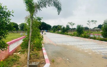 Plot For Sale in Sector 76