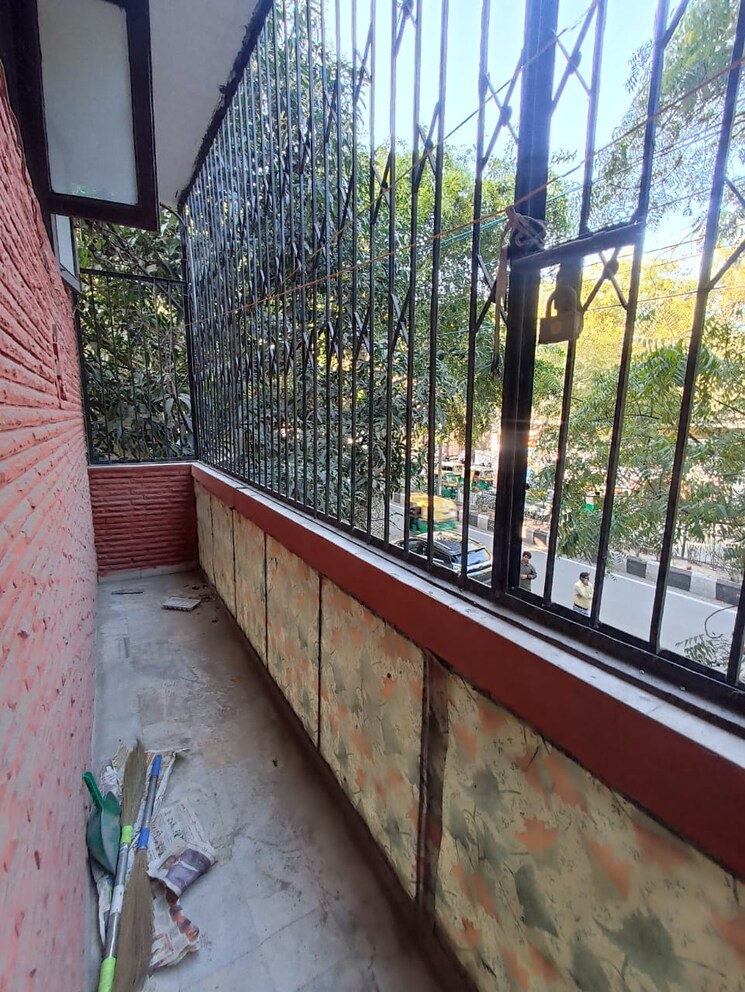 Balcony, govindpuri 2 Bedroom 700 Sq.Ft. Builder Floor In Govindpuri Delhi 8377388