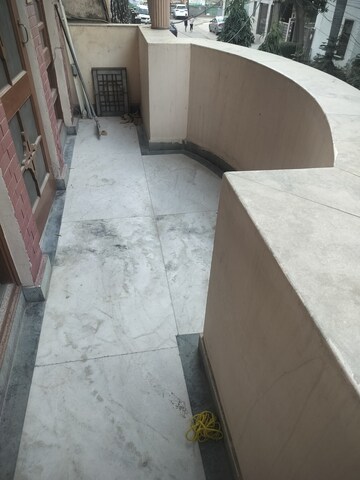 Kitchen in 2 BHK Builder Floor at Sector 46 – for Rent