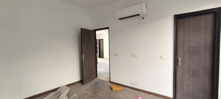 Room, bptp-amstoria 3 Bedroom 2400 Sq.Ft. Builder Floor In Sector 102 Gurgaon 8377435