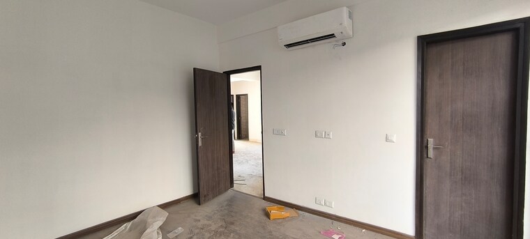 Room, bptp-amstoria 3 Bedroom 2400 Sq.Ft. Builder Floor In Sector 102 Gurgaon 8377435