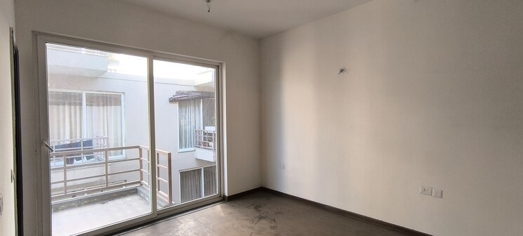 Room, bptp-amstoria 3 Bedroom 2400 Sq.Ft. Builder Floor In Sector 102 Gurgaon 8377435