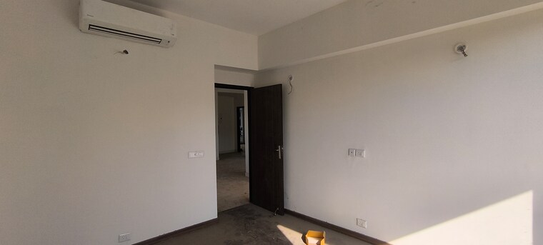 Room, bptp-amstoria 3 Bedroom 2400 Sq.Ft. Builder Floor In Sector 102 Gurgaon 8377435