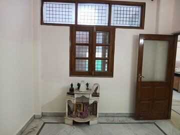 Living Room in 3.5 BHK Builder Floor at Ardee City, Sector 52 – for Rent