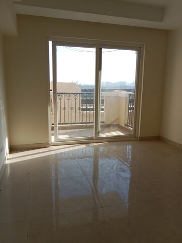 Room in 4 BHK Apartment at ATS Triumph, Sector 104 – for Rent