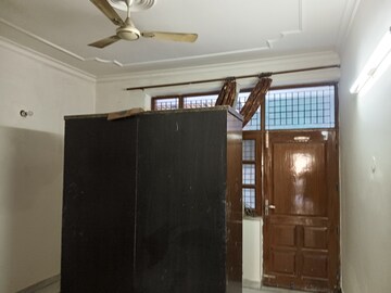 Furnished Amenities in 3.5 BHK Builder Floor at Ardee City, Sector 52 – for Rent