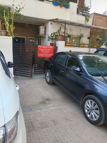 Parking in 3.5 BHK Builder Floor at Ardee City, Sector 52 – for Rent