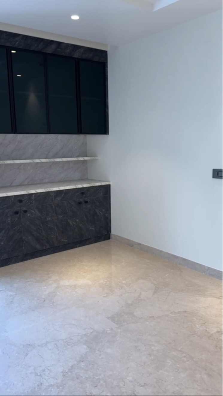 Room, malcha marg 3 Bedroom 375 Sq.Yd. Builder Floor In Malcha Marg Delhi 8377487