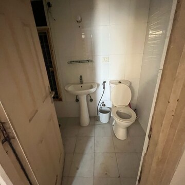 Bathroom in 2 BHK Apartment at Supertech Cape Town, Sector 74 – for Rent