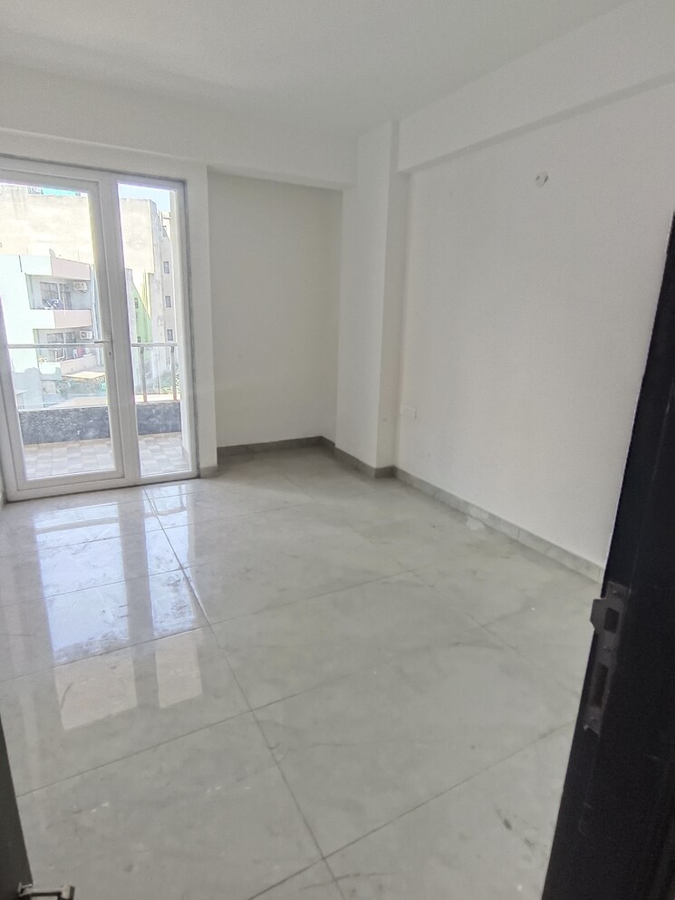 Room, sector 52 5 Bedroom 3400 Sq.Ft. Apartment In Sector 52 Gurgaon 8377572